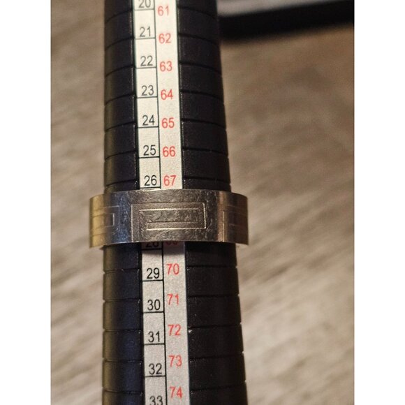 Size 12.5 Titanium Etched Ring - 5.48g - Picture 4 of 5